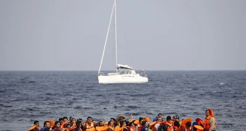 مصادر: غرق قارب يقل لاجئين سوريين قبالة لبنان وإنقاذ معظم ركابه