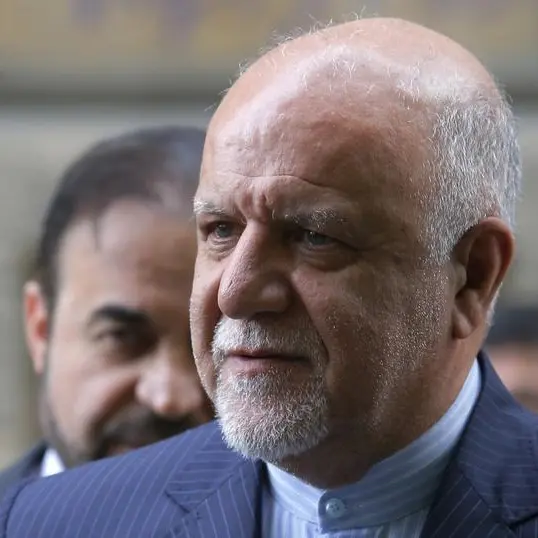 وزير إيراني: سوق النفط متخمة بالمعروض ونتوقع استعادة توازنها