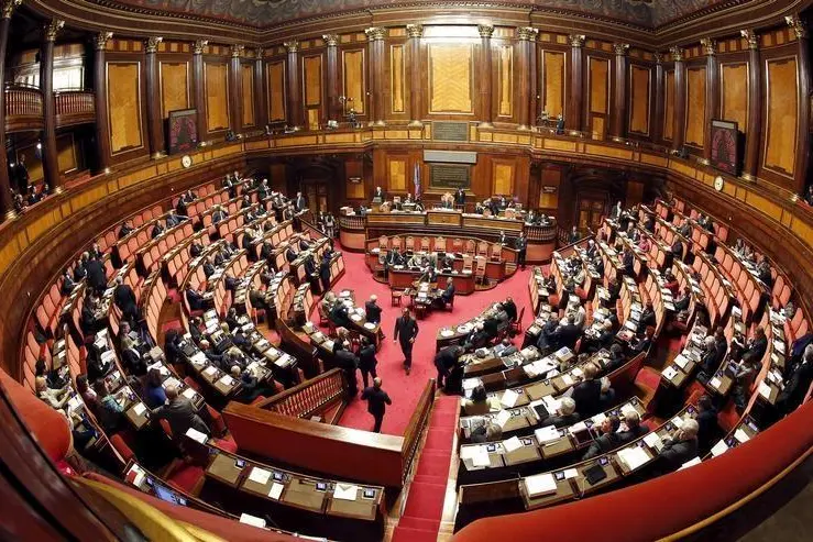 مصر تأسف لتأييد البرلمان الإيطالي وقف تزويدها بقطع غيار عسكرية وتلمح لإجراءات مضادة