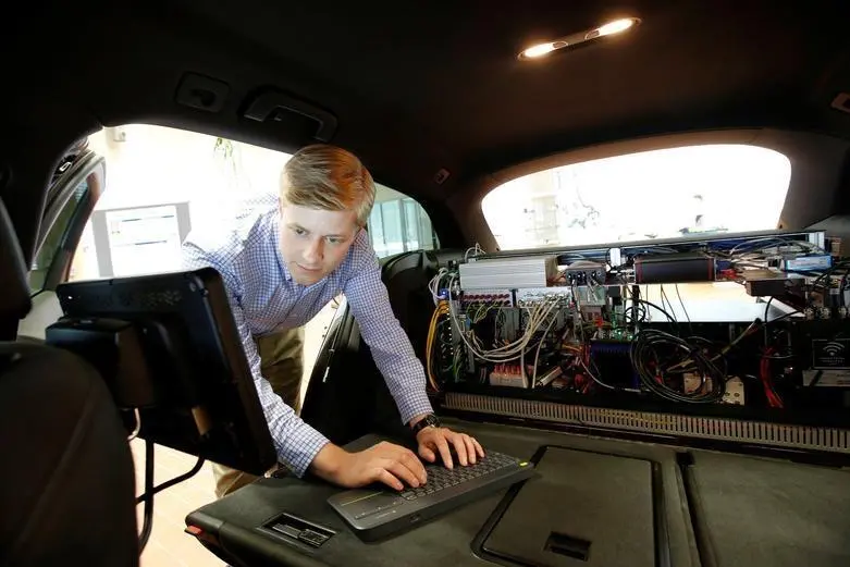 سيارات أودي تتحدث مع إشارات المرور في أمريكا لأول مرة في صناعة السيارات