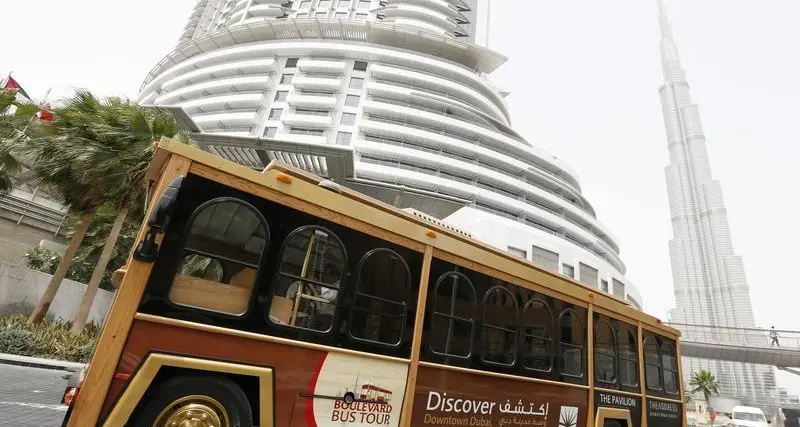أبوظبي تنوي فرض قواعد جديدة على تطبيقات خدمات نقل الركاب