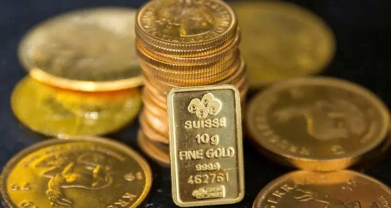 Gold lingers near two-week high as focus shifts to payrolls data