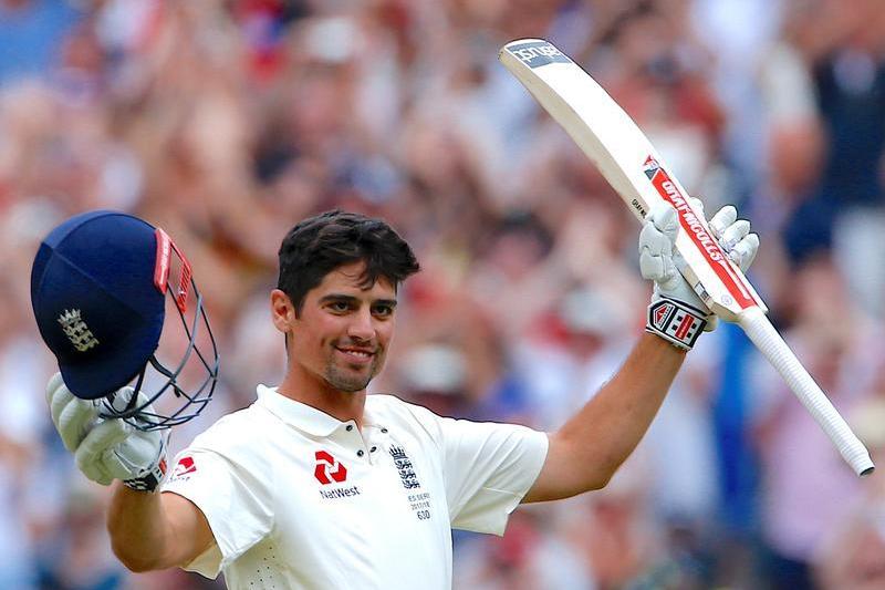 Alastair Cook reaches century in final test innings