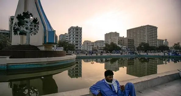 تقرير: تراجع أعداد العمالة الأسيوية القادمة لدول الخليج خلال العامين الماضيين