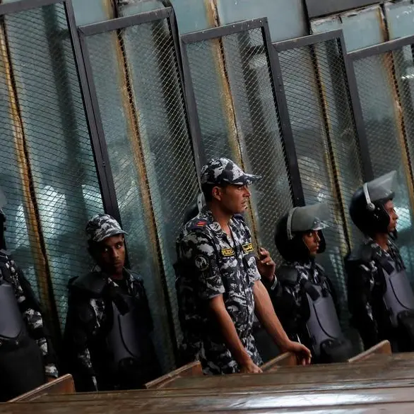 محكمة عسكرية مصرية تحيل أوراق 8 للمفتي في محاولة اغتيال السيسي