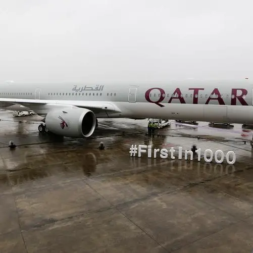 Qatar Airways says halts A350 deliveries after jet surface problem