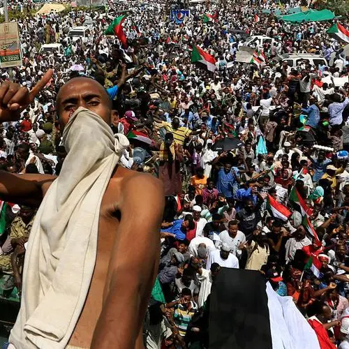 رئيس وزراء السودان الجديد حمدوك يتعهد بتحقيق السلام وحل الأزمة الاقتصادية