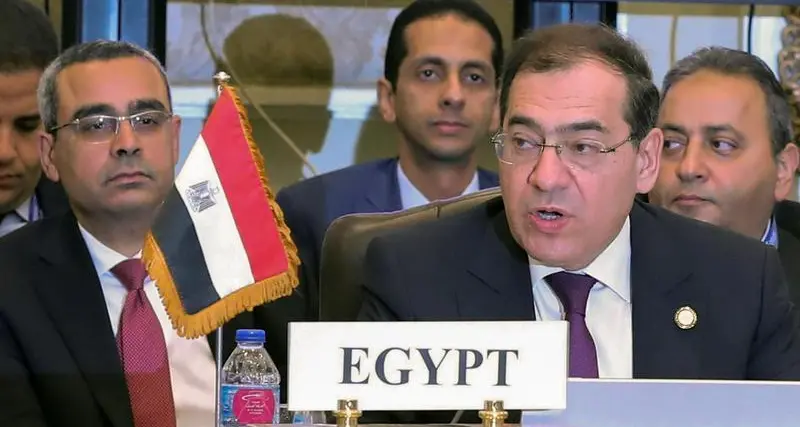 الحكومة المصرية تبدأ في سداد مستحقات متأخرة لشركات بترولية