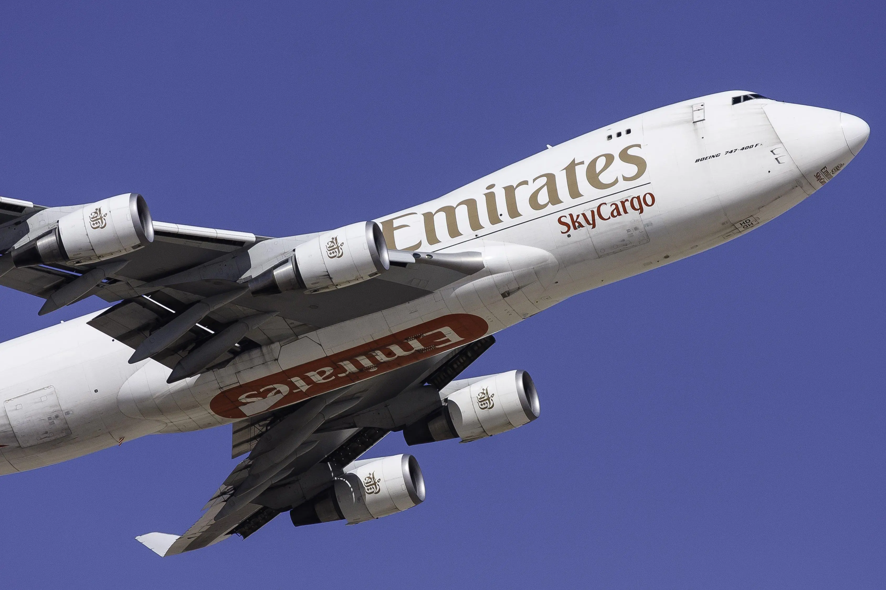 Emirates invests $1bln to boost cargo capacity, orders two