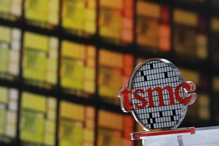 A logo of Taiwan Semiconductor Manufacturing Co (TSMC) is seen at its headquarters in Hsinchu, Taiwan August 31, 2018.  , Reuters Images/Tyrone Siu