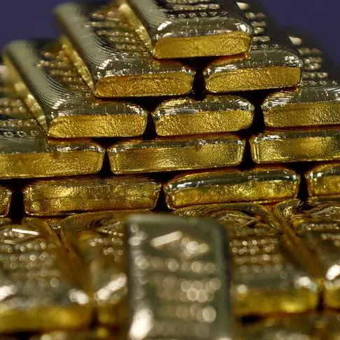 Gold extends losses on US interest rate-hike fears