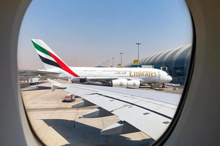 طيران الإمارات تعيد جدولة رحلات بسبب سوء الأحوال الجوية