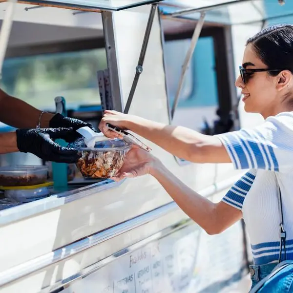 Oman: Masar al Amerat, hub for food trucks launched