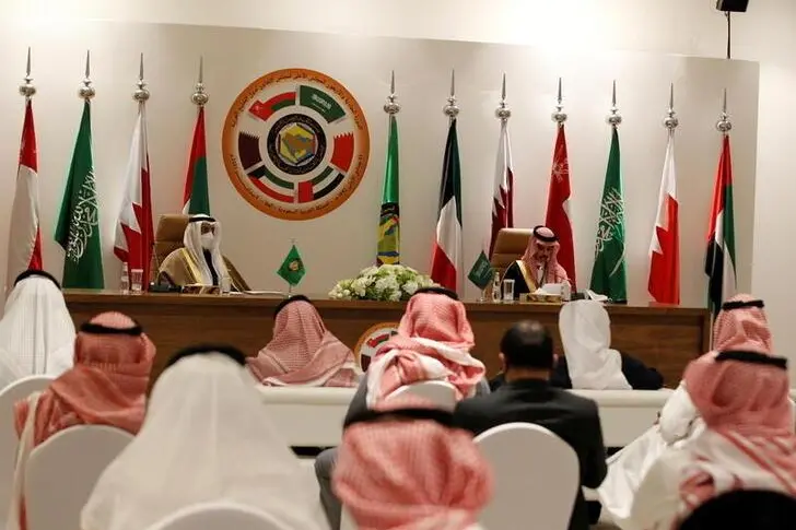 موجز زاوية: البحرين تحث قطر على مراعاة وحدة الشعوب العربية