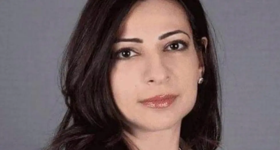 من هي هناء الرستماني أول امرأة في منصب الرئيس التنفيذي لبنك أبوظبي الأول؟