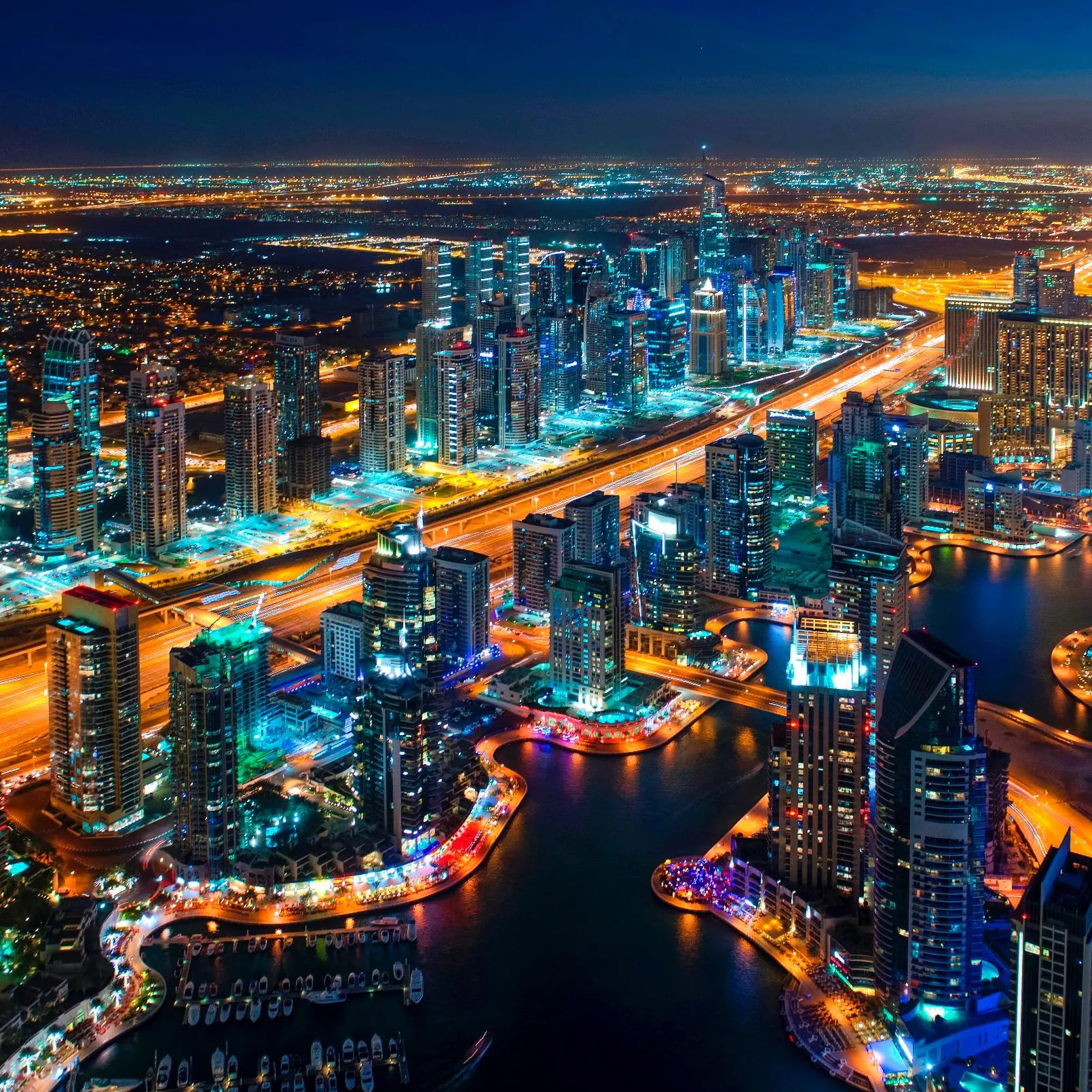 Dubai Economy issues 15,475 new licences in Q1 2021
