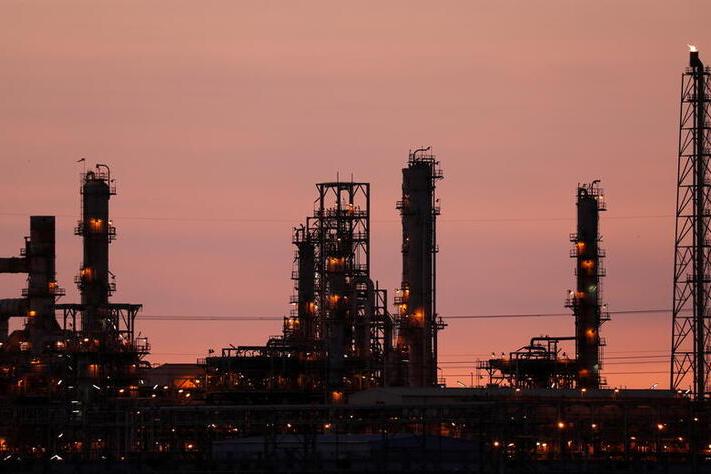 Egypt, UAE explore enhancing cooperation in oil sector