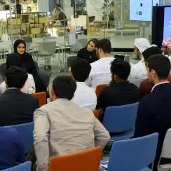 \"دبي للمشاريع الناشئة\" تعرّف الشباب بكيفية مواجهة التحديات في الشركات العائلية