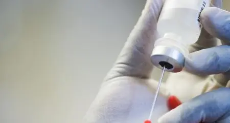 يو إل تطلق برنامجاً لدعم الإنتاج الآمن والفعال للقاحات كوفيد-19 وتوزيعها وإدارتها